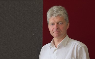 Michael Frenz
1958 geboren in Bremen
1979 - 83 Studium Hochschule Bremen
1983 Mitarbeit Büro Prof. Dahms, HB
1983 - 85 Mitarbeit im Büro Dr. Ing. T. Hansen, Kiel
1985 - 87 Studium an der Akademie der Bild. Künste, München
1987 - 89 Mitarbeit im Büro Prof. Kiessler und Partner, München
1989 selbstständige Tätigkeit in Partnerschaft mit Joachim Frenz, Bremen
Mitglied der Architektenkammer Bremen
1993 Mitglied im Vorstand der Architektenkammer Bremen
1996 Mitglied im BDA
seit 1998 Partnerschaft R. Schwanewedel
2002-2016 Präsident der Architektenkammer Bremen
seit 2011 Partnerschaft mit Christian Bollmann und Ralph Schwanewedel