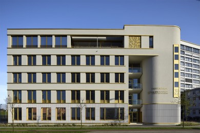 Bürogebäude mit Wohnung